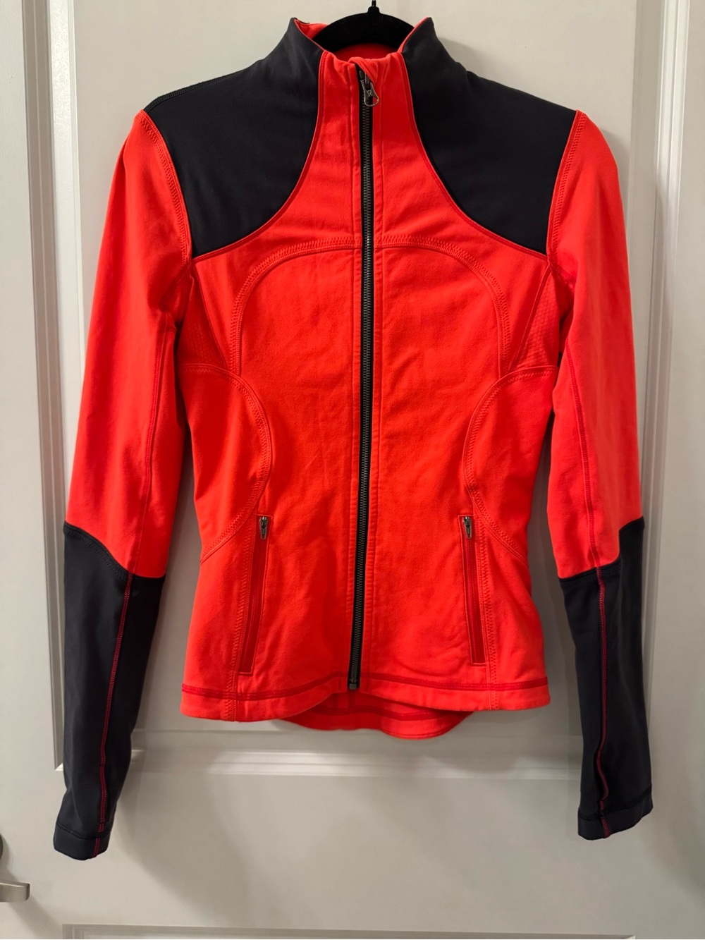 Lululemon Forme Jacket Brushed Love Red Deep Coal Women’s Size 4 Stretch